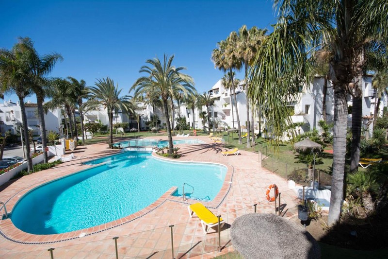 Bargain apartment close to the beach at Costalita, Estepona now only 174,995 Euros